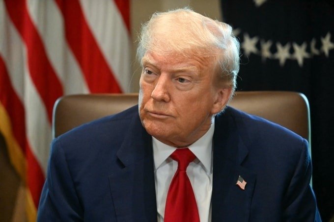 Trump lanza advertencia contra Irán por posibles ataques contra EE UU