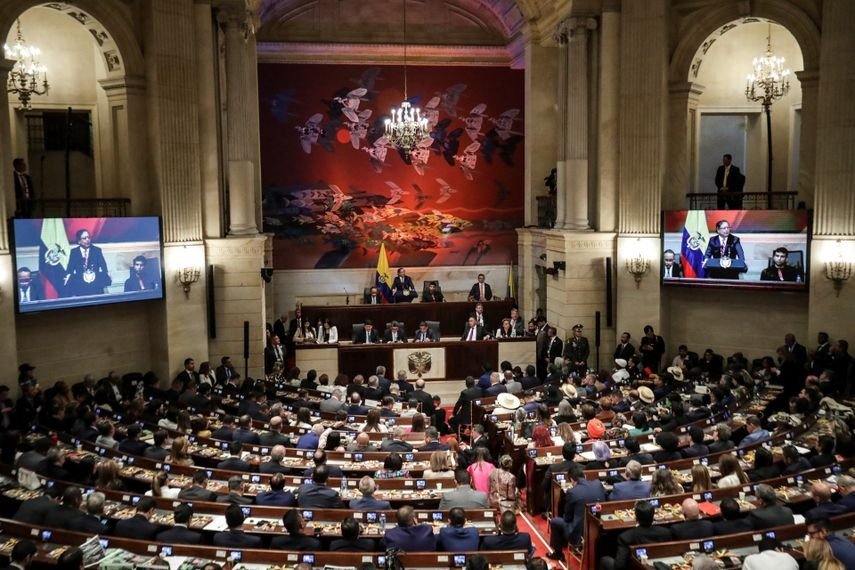 “El mismo modelo de Venezuela”: Congresistas colombianos están pensando en sacar a sus familias del país
