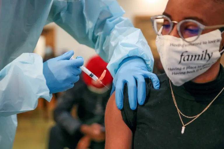 Más de 100 muertes en Tailandia en un mes por un brote de Covid-19