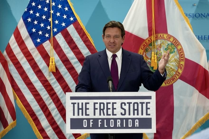 Ron DeSantis firmó ley que protege a estos trabajadores de Florida, pero hay castigos por cometer fraude