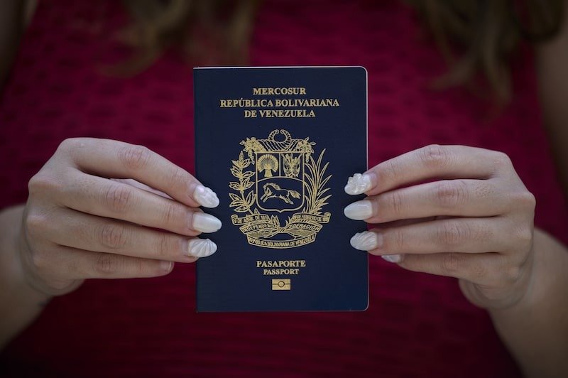 Saime: precios del pasaporte en bolívares durante el feriado bancario