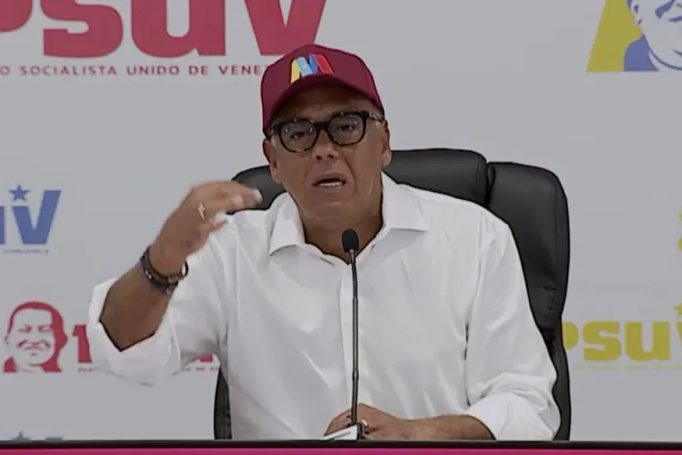 Jorge Rodríguez invita a migrantes venezolanos a volver tras «triunfo» del chavismo en elecciones