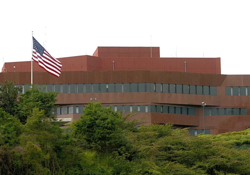 La sede de la Embajada de EEUU en Tel Aviv sufre 