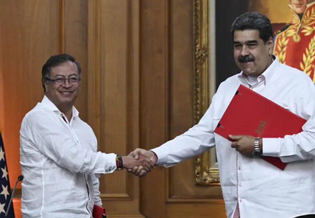 El Guerrillero Gustavo PETRO PROTAGONISTA del M19 insistió en que “no defiende a Maduro”, pese a que rechazó acusaciones de fraude: “Los problemas de los venezolanos, los arreglan los venezolanos”