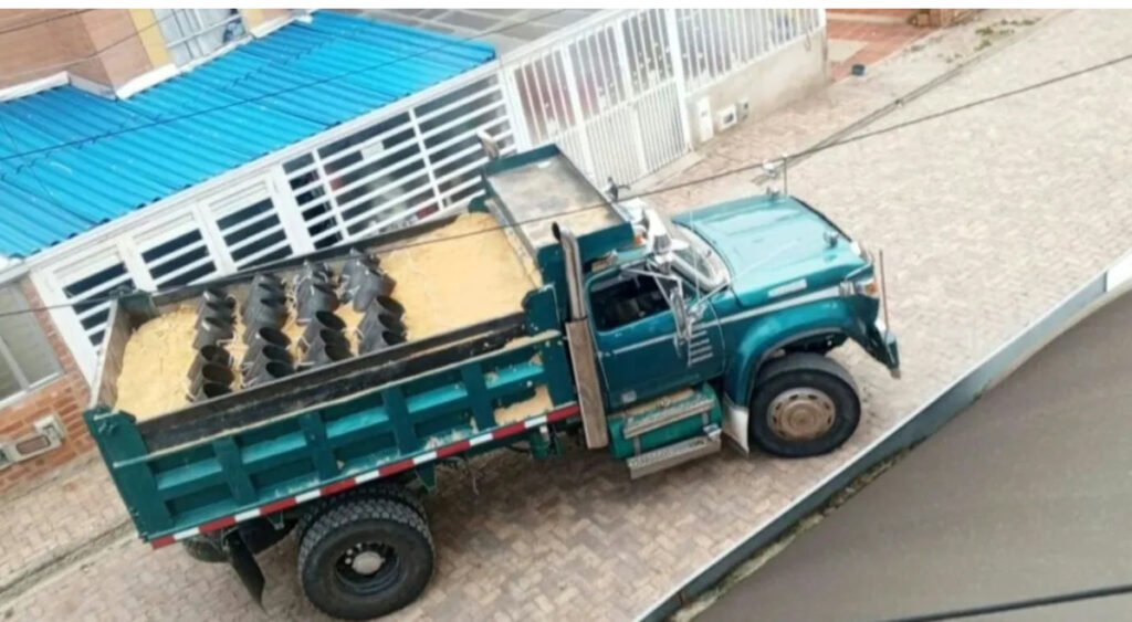 ¿Regresa Colombia a los tiempos de Pablo Escobar? Hallan camión con cilindros bomba como en la década de 1990